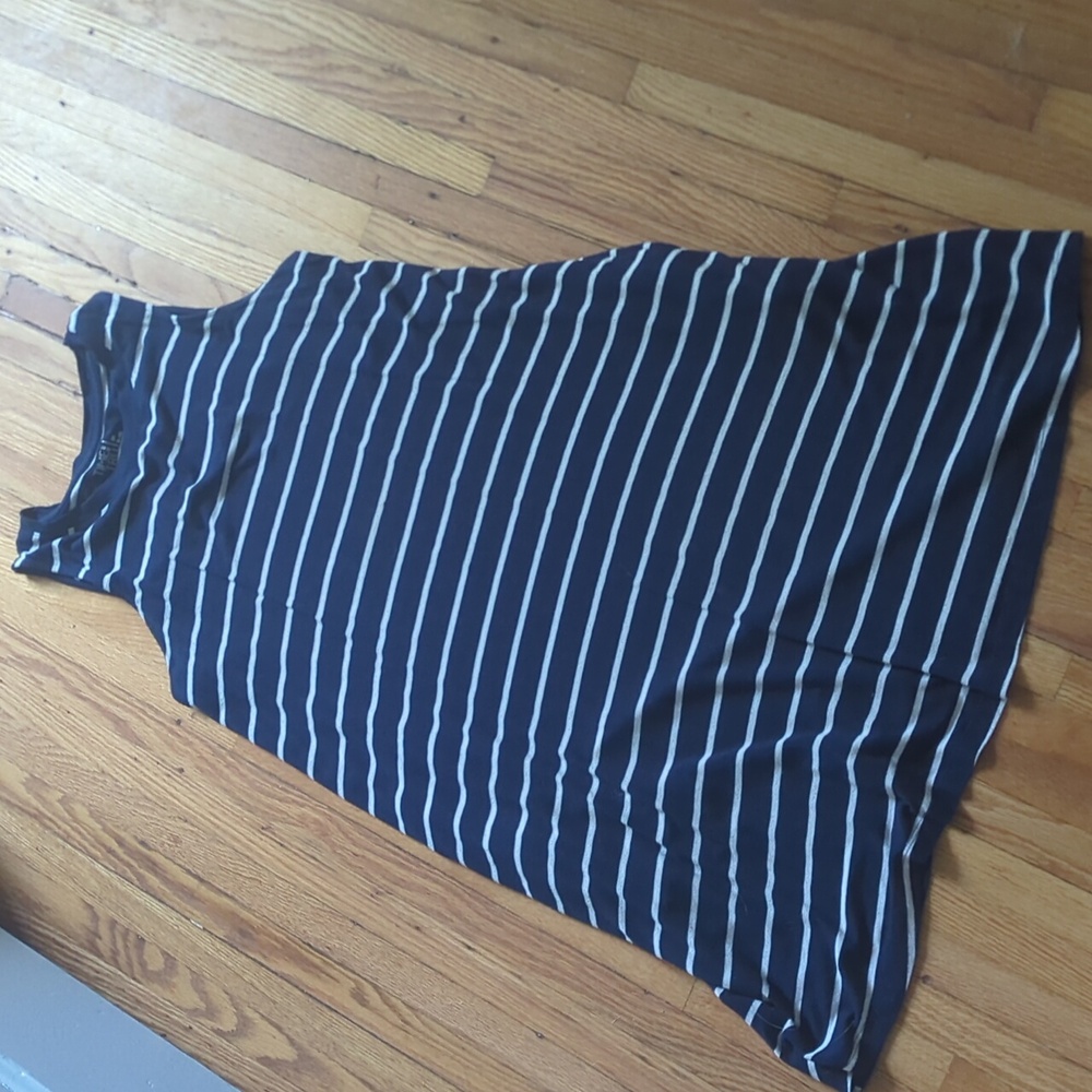 5 for $25: Maxi Dress with pockets!! - Size 8/10